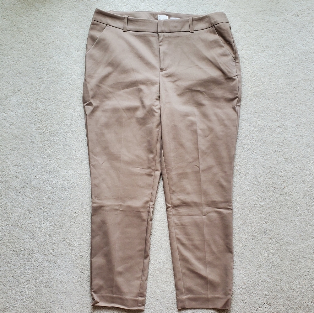 Khaki Mid-rise Trousers (Women's 12)